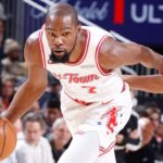 Kevin Durant alcança...