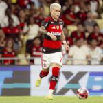 Luiz Araújo marca...