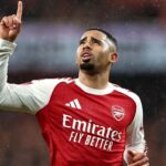 Arsenal avança às...