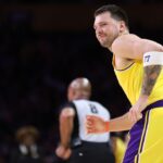 Lakers exibem força...