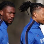 Olise lidera ataque...