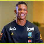 Danilo retorna à...