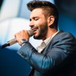 Gusttavo Lima auxiliou...