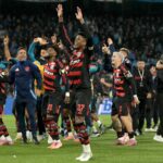 Flamengo registra superávit...