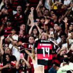 Arrascaeta celebra gol...