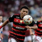 Flamengo negocia Emerson...