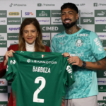 Barboza, zagueiro do...
