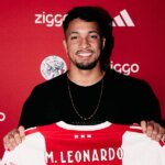 Ajax contrata Marcos...