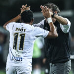 Santos supera susto...