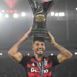 Danilo renova com...