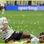 Memphis Depay isola...