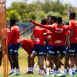 Bahia reforça meio-campo...