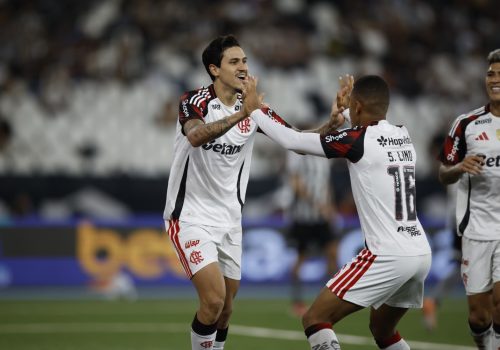 O Flamengo apresentou um novo perfil ofensivo sob o comando do treinador Leonardo Jardim. Em trê...