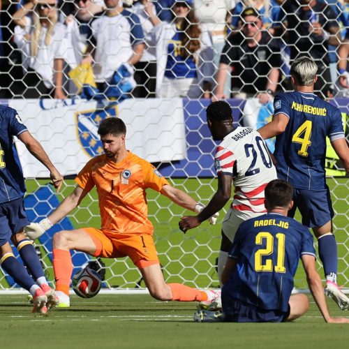 Folarin Balogun marcou o primeiro gol dos EUA diante da Bósnia em San Francisco (EFE/EPA/BENJAMI...