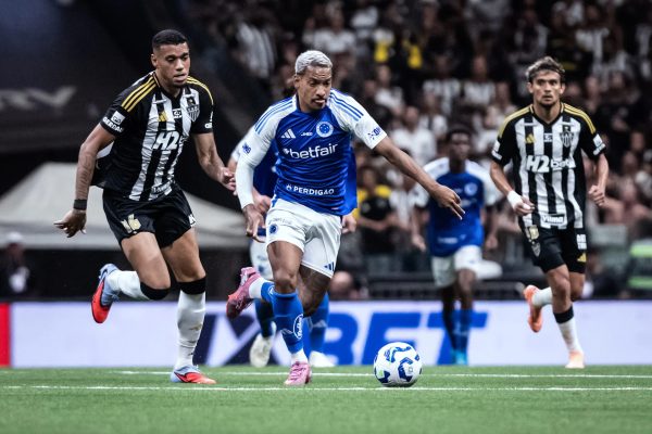 Clássico mineiro termina sem vencedor e não ajuda ninguém nos extremos da tabela – Gustavo A...
