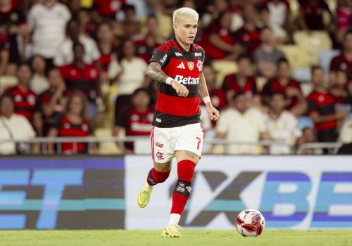 O Flamengo conquistou uma vitória convincente por 3 a 0 sobre o Madureira na tarde deste domingo...