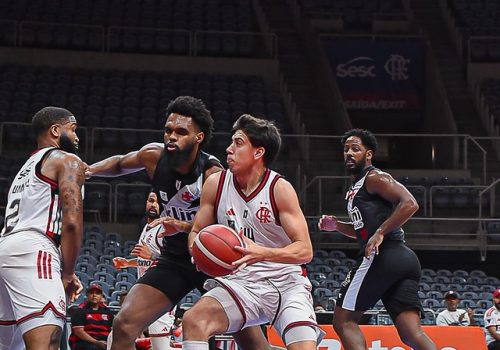 Flamengo derrota Vasco por 95 a 75 e rebaixa rival no NBB
