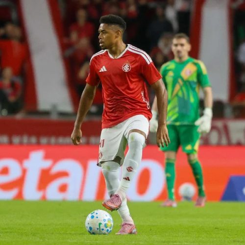 Victor Gabriel com a camisa do Inter – Ricardo Duarte/Internacional