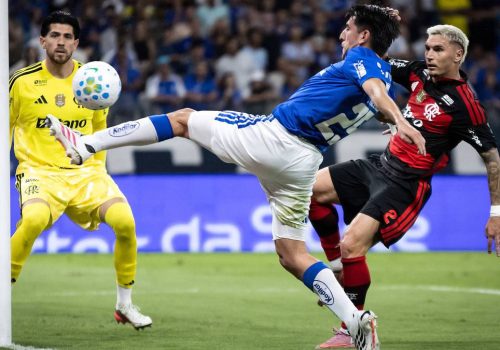 Flamengo perde para o Cruzeiro por 2 a 1 no Mineirão e segue vice-líder