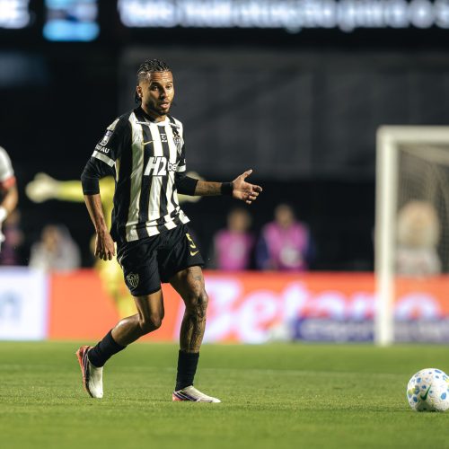 Alexsander, volante do Atlético-MG – Foto: Pedro Souza / Atlético