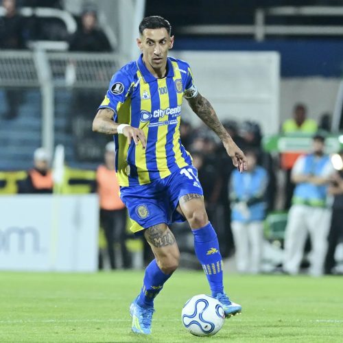 Di María em ação pelo time de Rosario – EFE/ Sebastián Granata