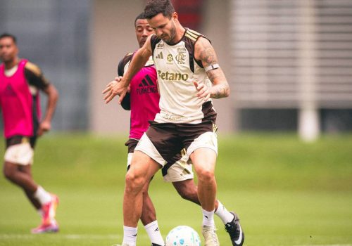 Flamengo terá Saúl e Bruno Henrique entre titulares contra o BragantinoFlamengo enfrenta o Brag...