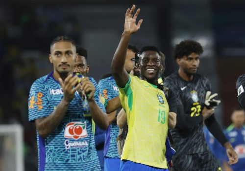 Sem Estêvão, Luiz Henrique é candidato a uma vaga de titular na próxima Copa – EFE/Antonio ...