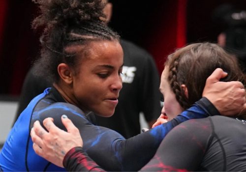 Atual campeã do UFC no peso galo feminino, Cassia Moura está diante de uma oportunidade única ...
