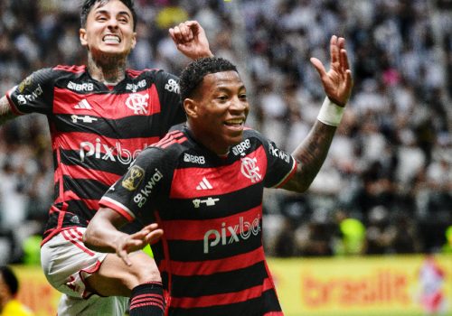 Plata voltará a jogar pelo Flamengo, clube onde está desde 2024 - Alexandre Battibugli/PLACAR