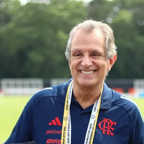 O Flamengo foi derrotado pela Chapecoense por 1 a 0 e viu a distância para o líder Palmeiras au...