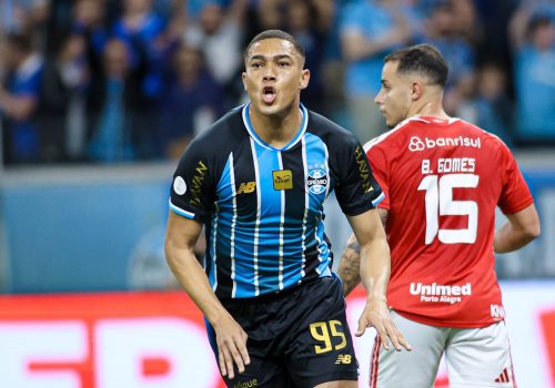 Carlos Vinícius marcou dois em vitória do Grêmio sobre o Internacional - Divulgação / Copa d...