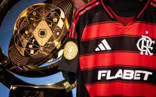 Flamengo-recebe-o-trofeu-do-Mundial-de-Clubes-3.jpg