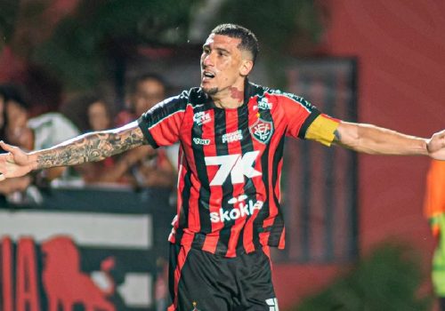 Baralhas comemora o gol do Vitória sobre o Mirassol – Victor Ferreira | EC Vitória
