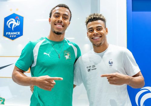 Irmãos Doué se enfrentaram pela primeira vez em amistoso – X/@Cotedivoireoff_