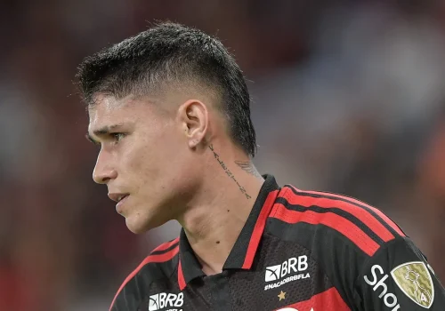 Flamengo negocia venda de Luiz Araújo por 12 milhões de euros ao Al-Sadd