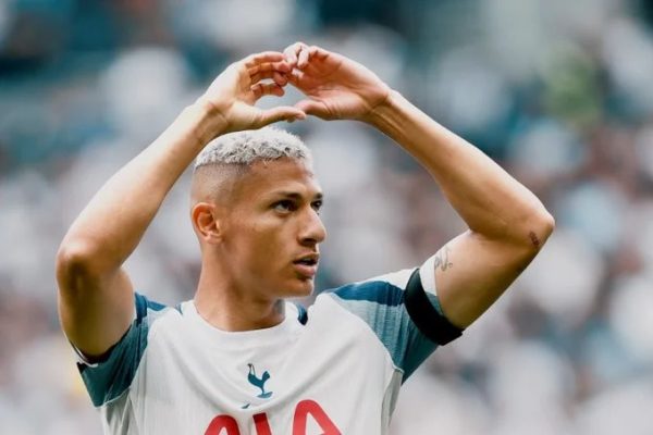 Richarlison pode estar de saída do Tottenham – Divulgação/Tottenham