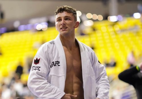 Rafael Gamba comemora a vitória na final do peso médio no Mundial da IBJJF, competição mais a...