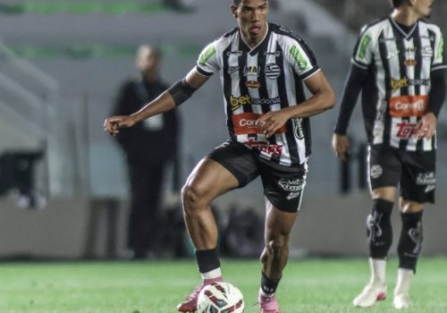 Volante João Miguel marcou os dois gols da equipe mineira – Foto: Reprodução/Instagram