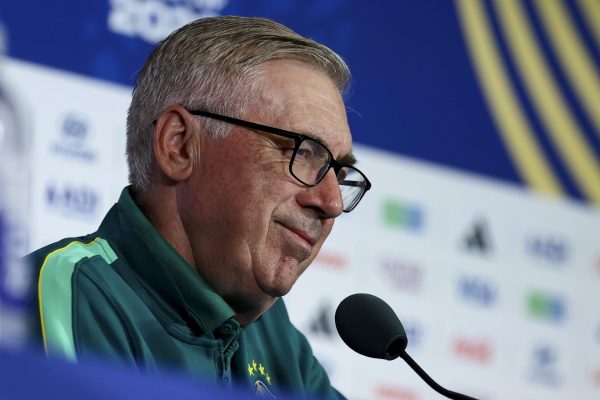 Carletto provoca jornalistas: ‘vou pensar um pouco mais, aí vocês pensam mais também’ – ...
