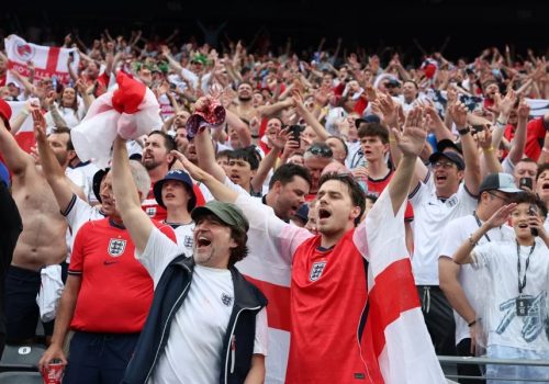 Ingleses cantaram Sweet Caroline no MetLife Stadium – OLGA FEDOROVA/EFE
