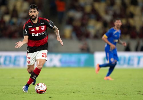 Paquetá brilha como volante e ajuda Flamengo a vencer Sampaio por 7 a 1