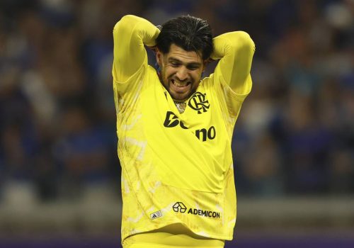 Flamengo perde para o Cruzeiro por 2 a 1 e pressiona Rossi na Libertadores