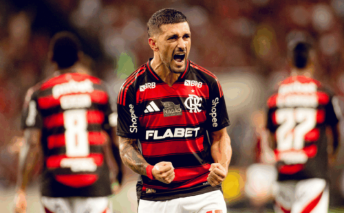 arrascaeta-e-homenageado-como-craque-da-torcida-apos-gol-decisivo-do-flamengo-contra-o-bahia.png