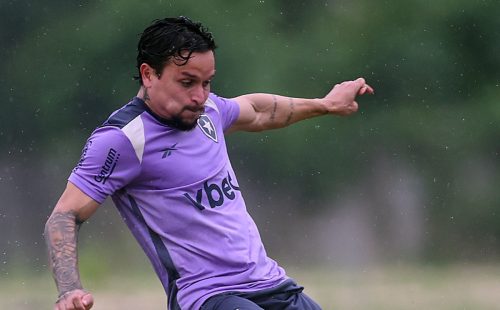 artur-atacante-botafogo-treino.jpg