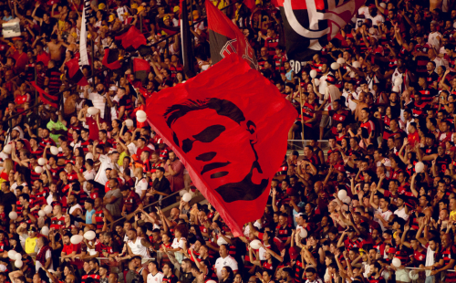 bandeirao-pedro-torcida-flamengo-x-juventude-brasileirao.png