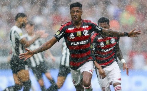 bruno-henrique-chuva-flamengo.jpg