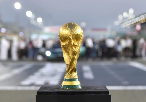 A cobiçada taça da Copa do Mundo – Noushad Thekkayil/EFE