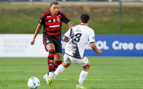 daniel-sales-flamengo-danubio.jpg