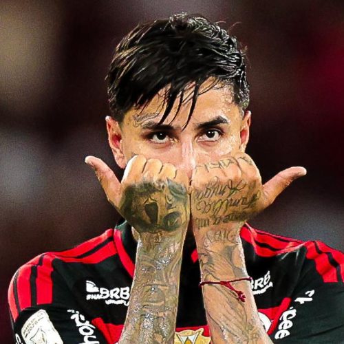 Erick Pulgar abriu o placar para o Flamengo contra o Vitória (Reprodução/X/Flamengo)