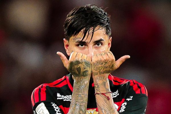 Erick Pulgar abriu o placar para o Flamengo contra o Vitória (Reprodução/X/Flamengo)